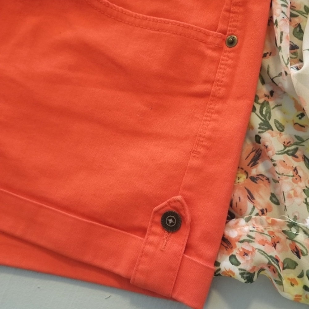Life In Progress Shorts | SZ•30 - Picture 4 of 7